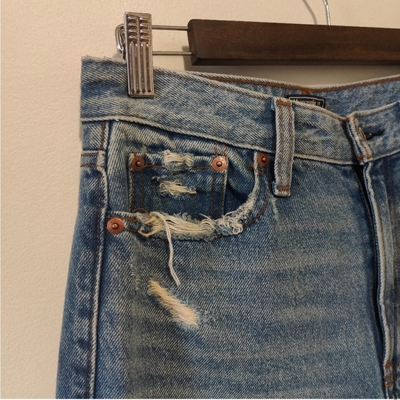 Abercrombie & Fitch High Rise Mom Jeans Distressed With Raw Hem - Picture 2 of 8